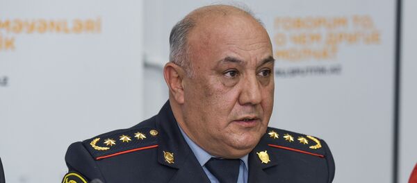 Заведующий отделом по связям с общественностью Управления государственной дорожной полиции Главного управления полиции Баку полковник полиции Вагиф Асадов - Sputnik Азербайджан