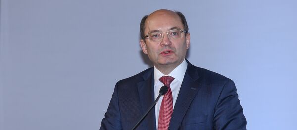 Первый вице-президент ОАО Российские железные дороги Александр Мишарин Первый вице-президент ОАО Российские железные дороги Александр Мишарин - Sputnik Азербайджан