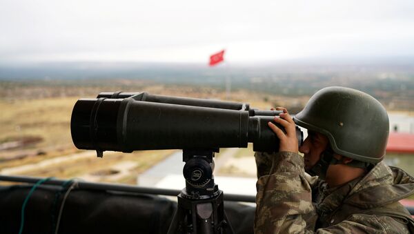 Солдат ВС Турции на турецко-сирийской границе, фото из архива - Sputnik Азербайджан