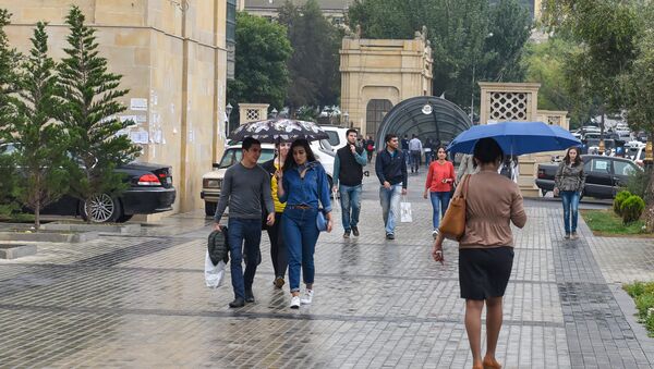 Дождливый день в Баку, фото из архива - Sputnik Азербайджан