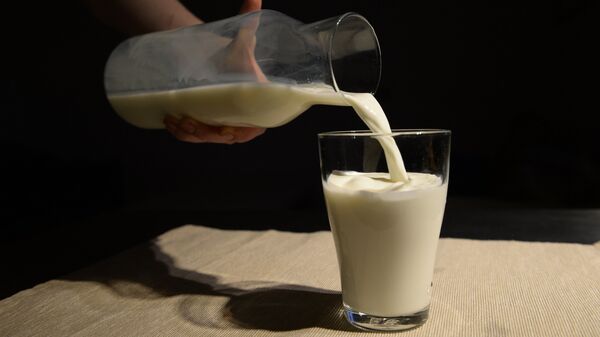 Молоко в стакане - Sputnik Азербайджан
