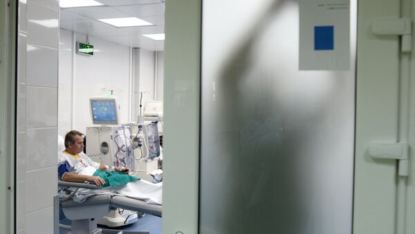 Пациент в палате больницы, фото из архива - Sputnik Азербайджан