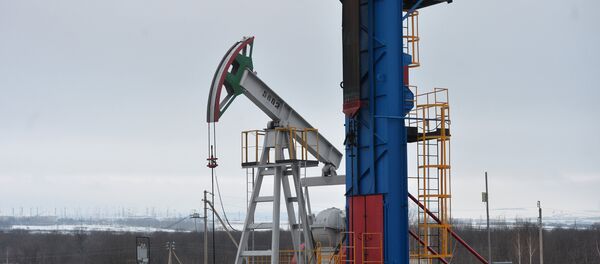 Нефтяной станок-качалка, фото из архива - Sputnik Азербайджан
