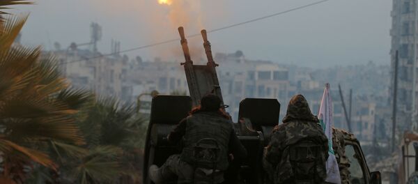 Бойцы Свободной армии Сирии у зенитной установки недалеко от Алеппо, Сирия, 13 декабря 2016 года Бойцы Свободной армии Сирии у зенитной установки недалеко от Алеппо, Сирия, 13 декабря 2016 года - Sputnik Азербайджан