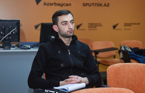 Круглый стол на тему Экономические проблемы и пути их решения в уходящем году - Sputnik Азербайджан