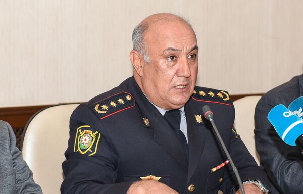 Bakı şəhər Dövlət Yol Polisi İdarəsinin bölmə rəisi, polis polkovniki Vaqif Əsədov Bakı şəhər Dövlət Yol Polisi İdarəsinin bölmə rəisi, polis polkovniki Vaqif Əsədov - Sputnik Azərbaycan