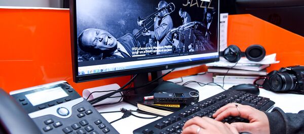 Рабочее место журналиста, фото из архива Рабочее место журналиста, фото из архива - Sputnik Азербайджан