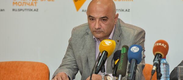 Политолог Тофиг Аббасов - Sputnik Азербайджан
