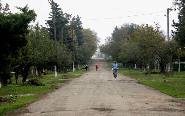 Наблюдаемый в последние годы отток населения из деревень в города не обошел стороной и Ивановку - Sputnik Азербайджан