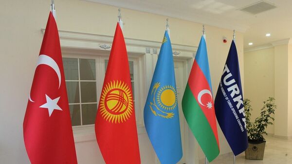 Флаги стран ТюркПа в новом здании Ассамблеи в Баку - Sputnik Азербайджан