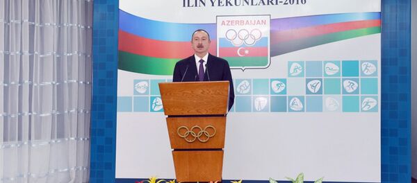 Президент Азербайджана Ильхам Алиев принимает участие в церемонии, посвященной спортивным итогам 2016 года Президент Азербайджана Ильхам Алиев принимает участие в церемонии, посвященной спортивным итогам 2016 года - Sputnik Азербайджан