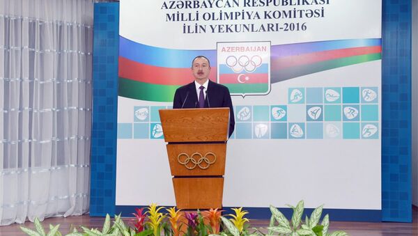 Президент Азербайджана Ильхам Алиев принимает участие в церемонии, посвященной спортивным итогам 2016 года - Sputnik Азербайджан