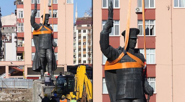 В турецком городе Ризе демонтирован памятник основоположнику современной турецкой республики Мустафе Кямалю Ататюрку В турецком городе Ризе демонтирован памятник основоположнику современной турецкой республики Мустафе Кямалю Ататюрку - Sputnik Азербайджан