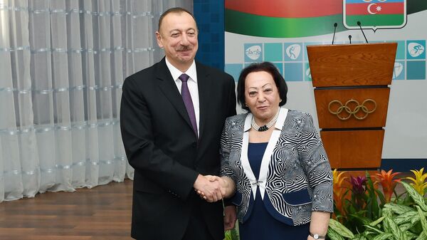 Президент Ильхам Алиев и Зарифа Салахова, фото из архива - Sputnik Азербайджан