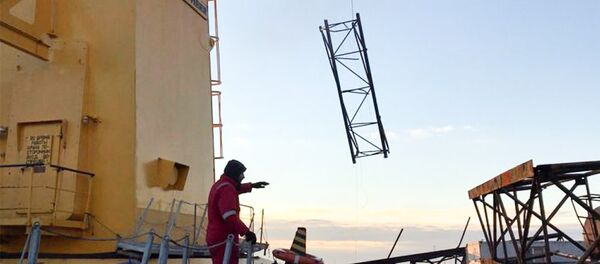 Поисково-спасательные работы на месте аварии, произошедшей на нефтесборном пункте ПО Азнефть Поисково-спасательные работы на месте аварии, произошедшей на нефтесборном пункте ПО Азнефть - Sputnik Азербайджан