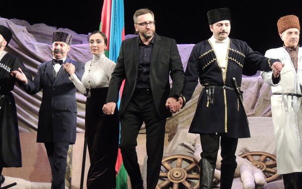 Спектакль Али и Нино отличается тем, что в нем лиризм сталкивается с драматизмом - Sputnik Азербайджан