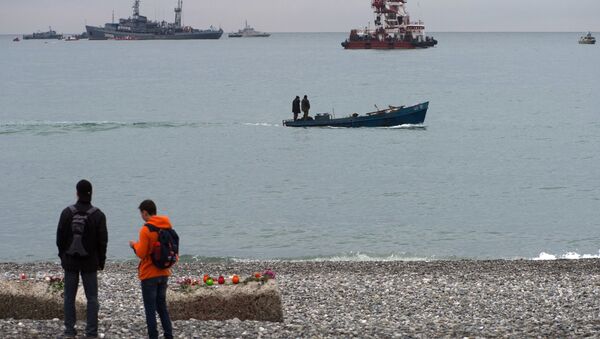 Поисково-спасательные работы у побережья Черного моря, где потерпел крушение самолет Минобороны РФ Ту-154 - Sputnik Азербайджан