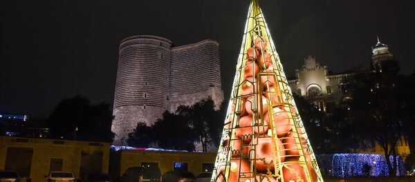 Новогоднее украшение Баку, 29 декабря 2017 года Новогоднее украшение Баку, 29 декабря 2017 года - Sputnik Азербайджан