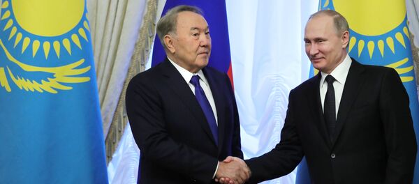 Президент РФ Владимир Путин и президент Казахстана Нурсултан Назарбаев, фото из архива - Sputnik Азербайджан