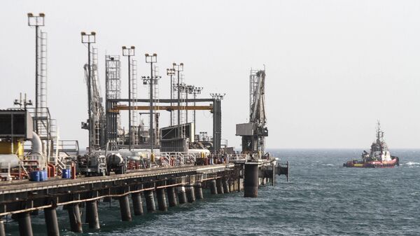 Добыча газа на острове Харк, Иран, 23 февраля 2016 года - Sputnik Азербайджан