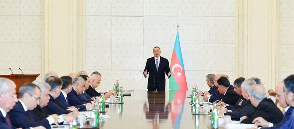 Под председательством Президента Азербайджана состоялось заседание Кабинета министров, посвященное итогам 2016 года Под председательством Президента Азербайджана состоялось заседание Кабинета министров, посвященное итогам 2016 года - Sputnik Азербайджан