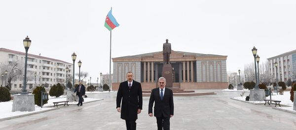 Посещение памятника общенациональному лидеру Гейдару Алиеву Посещение памятника общенациональному лидеру Гейдару Алиеву - Sputnik Азербайджан