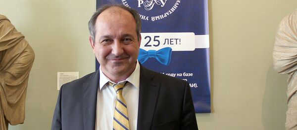 Заместитель директора Института стран СНГ Владимир Евсеев Заместитель директора Института стран СНГ Владимир Евсеев - Sputnik Азербайджан