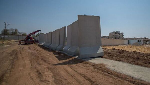 Türkiyə-Suriya sərhədindəki beton divar - Sputnik Azərbaycan