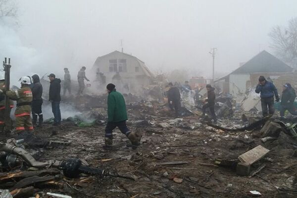 Грузовой самолет турецкой авиакомпании упал на жилые дома в селе Дача-Суу Чуйской области - Sputnik Азербайджан