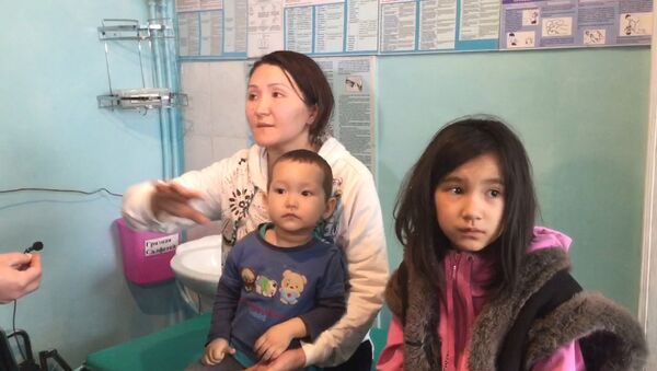 Дом рушился, мы с детьми чудом спаслись — пострадавшая при авиакатастрофе - Sputnik Азербайджан