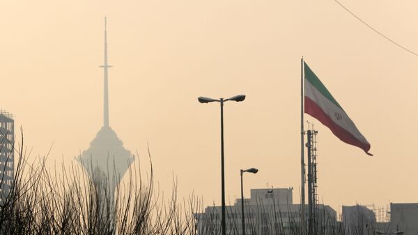 Вид на телебашню Бордже Милад в Тегеране, Иран - Sputnik Азербайджан