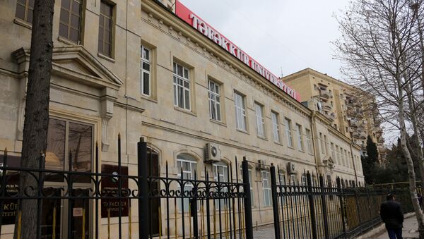 Здание университета Тефеккюр в Баку, архивное фото - Sputnik Азербайджан