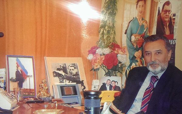 Заслуженный работник культуры Азербайджана Пярвиз Гулиев отмечает двойной юбилей – 75 лет со дня рождения и 55 лет работы в кино - Sputnik Азербайджан