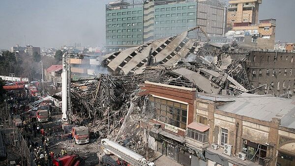 Пожар и обрушение торгового центра Plasco в Тегеране, архивное фото - Sputnik Азербайджан
