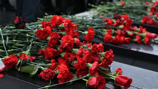 В Баку почтили память шехидов 20 Января - Sputnik Azərbaycan