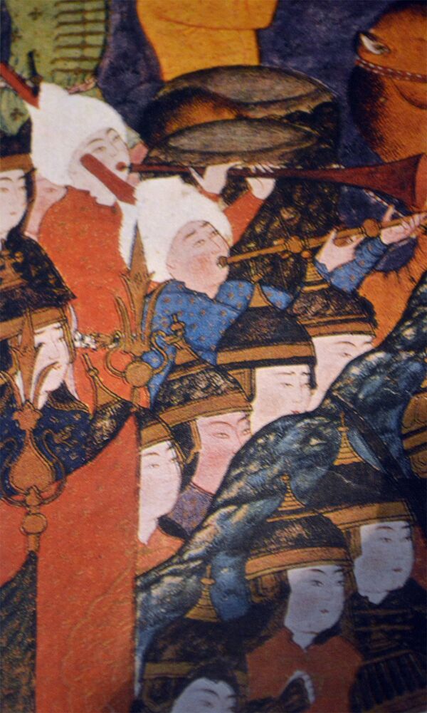 Şah İsmayılın döyüşünü əks etdirən miniatüra. Ortada döyüş bayrağı başlığı görünür. Şah İsmayılın döyüşünü əks etdirən miniatüra. Ortada döyüş bayrağı başlığı görünür. - Sputnik Azərbaycan