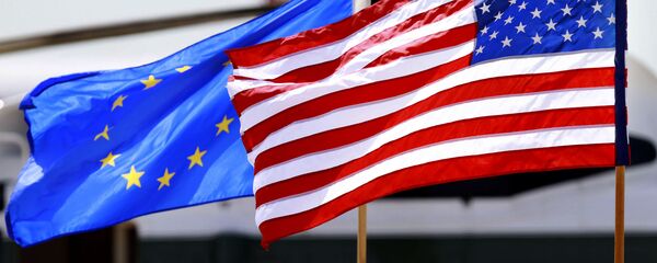 Флаги ЕС и США, фото из архива - Sputnik Азербайджан