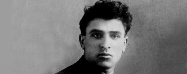 Поэт Микаил Мушфиг - Sputnik Азербайджан