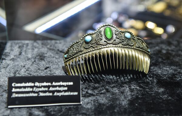 Ювелирная выставка в Азербайджанском Музее ковра - Sputnik Азербайджан