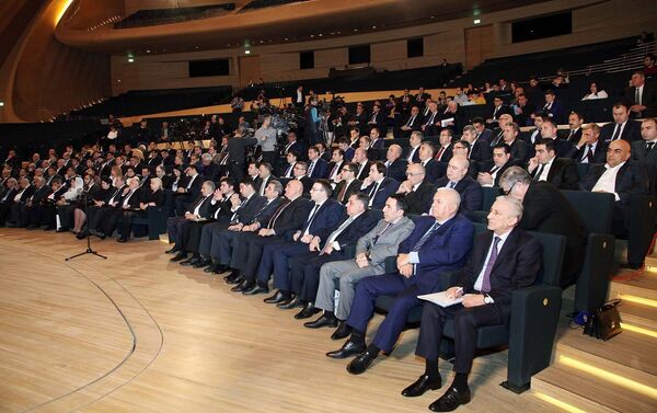 Конференция, посвященная итогам третьего года реализации Государственной программы социально-экономического развития регионов Азербайджанской Республики в 2014-2018 годах - Sputnik Азербайджан