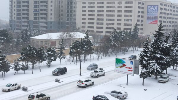 Обильный снегопад в Баку, архивное фото - Sputnik Азербайджан