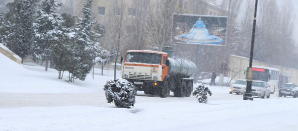 Обильный снегопад в Баку - Sputnik Азербайджан