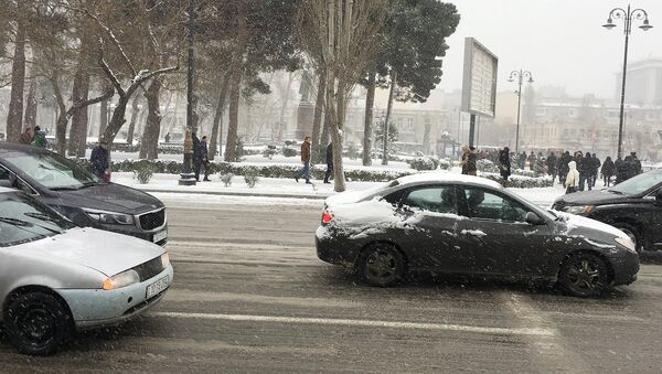 Обильный снегопад в Баку, фото из архива - Sputnik Азербайджан