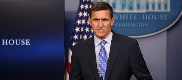Брифинг советника президента США по национальной безопасности Майкла Флинна в Белом доме, 1 февраля 2017 года - Sputnik Азербайджан