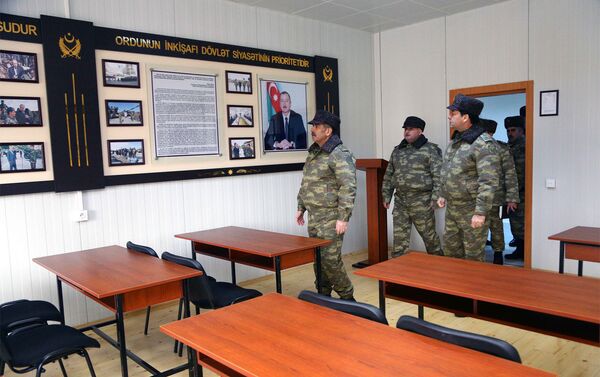 В прифронтовой зоне сдан в эксплуатацию новый военный городок - Sputnik Азербайджан