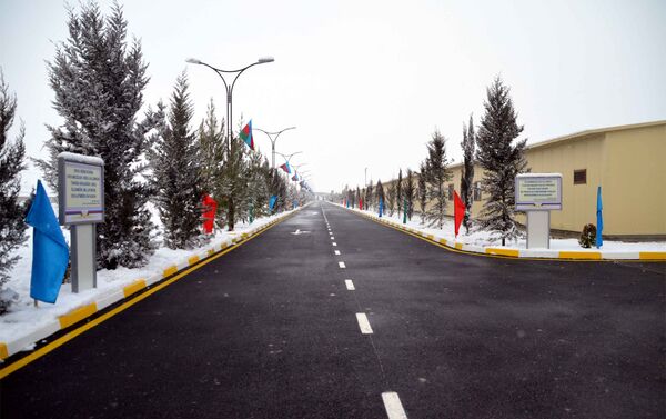 В прифронтовой зоне сдан в эксплуатацию новый военный городок - Sputnik Азербайджан