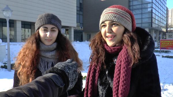 Опрос: какая она – азербайджанская молодежь - Sputnik Азербайджан