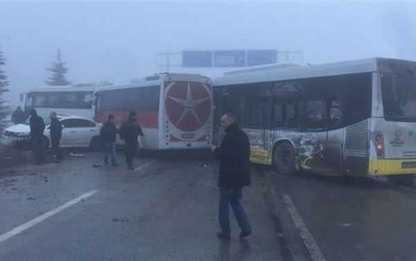В Турции произошла цепная авария с участием 40 автомобилей - Sputnik Азербайджан