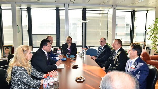 Ильхам Алиев встретился с вице-президентом Европейской комиссии по вопросам Энергетического союза - Sputnik Азербайджан