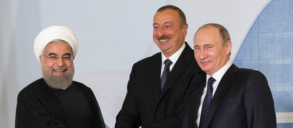 Трехсторонняя встреча президентов России, Ирана и Азербайджана в Баку. 8 августа 2016 года Трехсторонняя встреча президентов России, Ирана и Азербайджана в Баку. 8 августа 2016 года - Sputnik Азербайджан